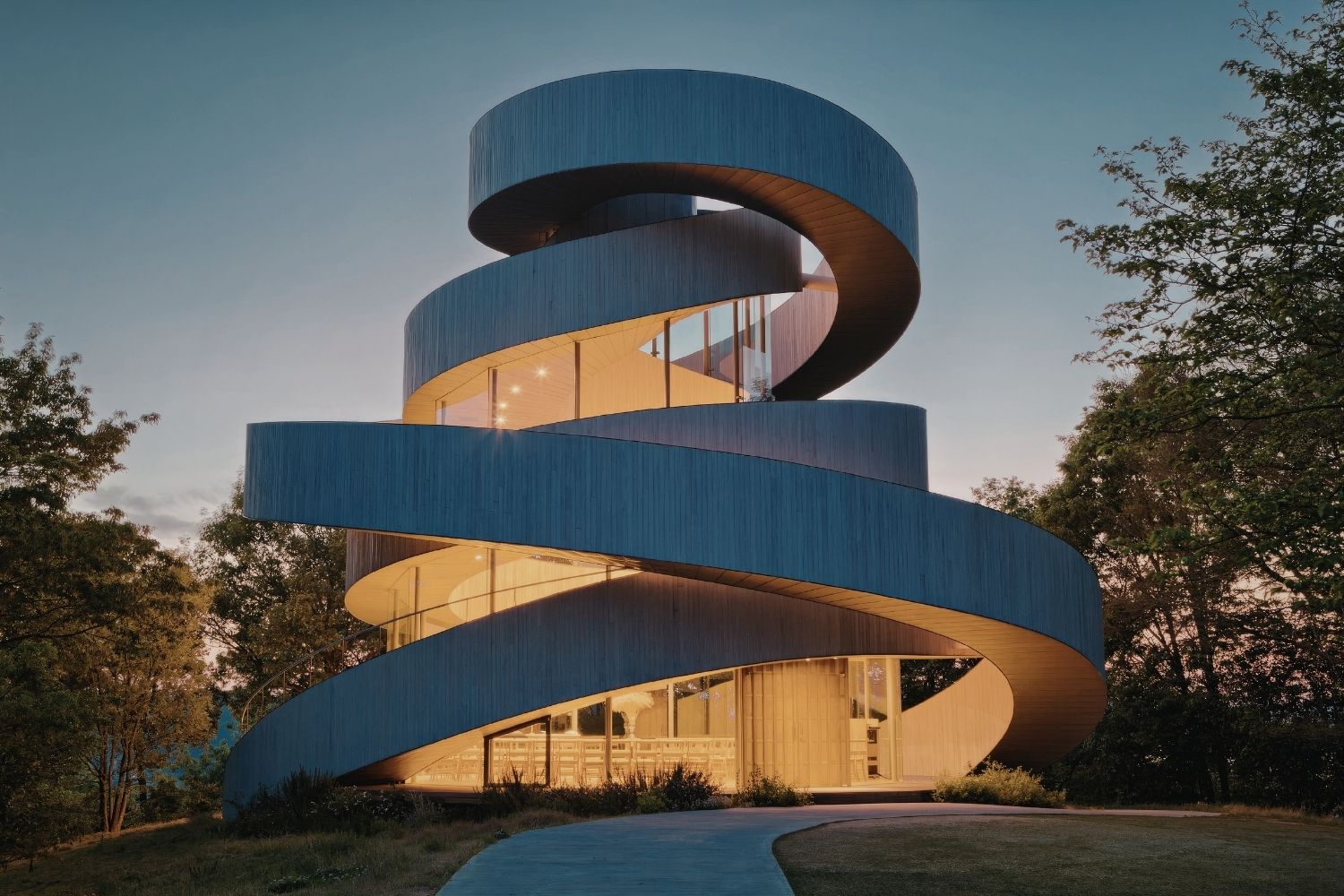 Modernism vs Postmodernism Architecture: Key Differences Explained
