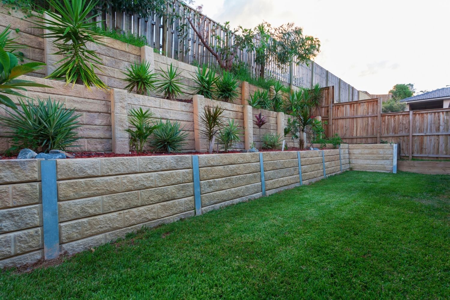 What Is a Retaining Wall? Types and When to Use Them