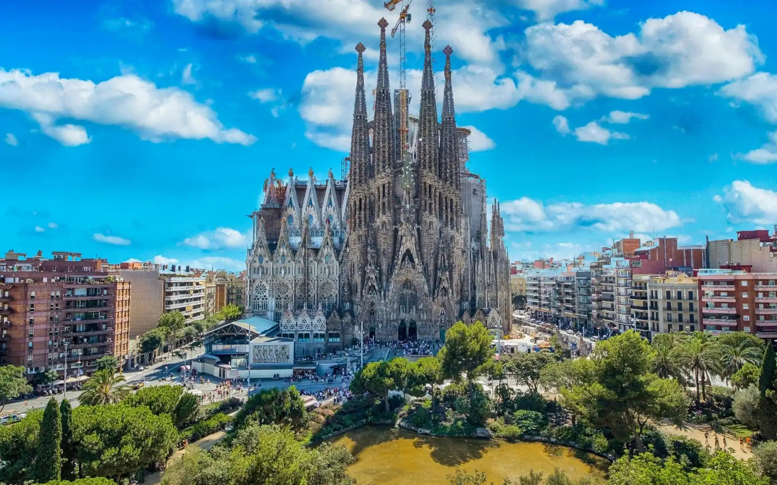 Sagrada Família: How Gaudí Transformed Nature and Geometry into Sacred Architecture